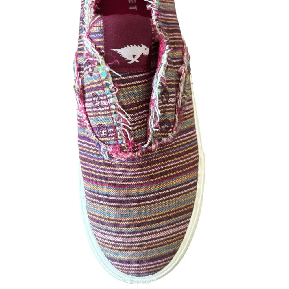 Rocket Dog Women's Burgundy Striped Slip On Sneakers 6